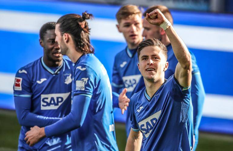 德甲保级生死狙击！海登海姆主场铁桶阵锁喉，法兰克福残阵客场遇险